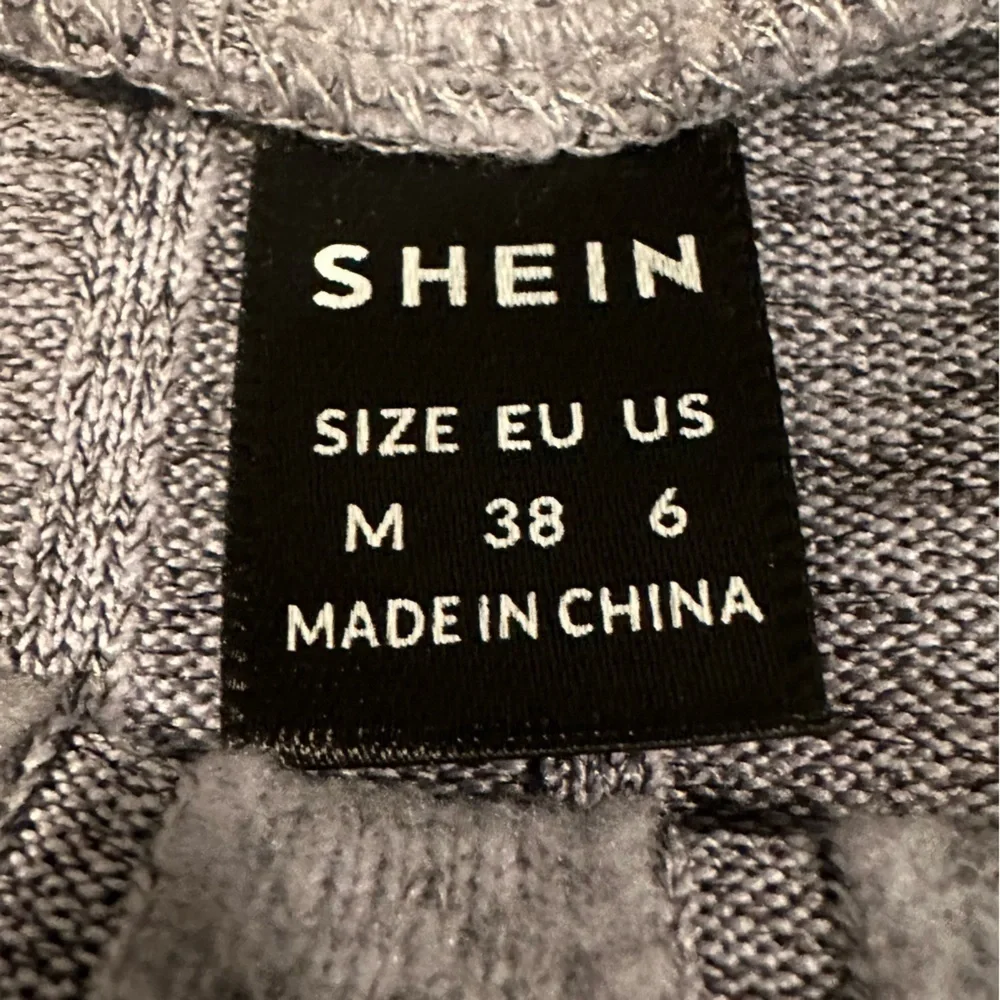 SHEIN EZwear Scoop Neck Rib Knit Crop Tee - Size Medium